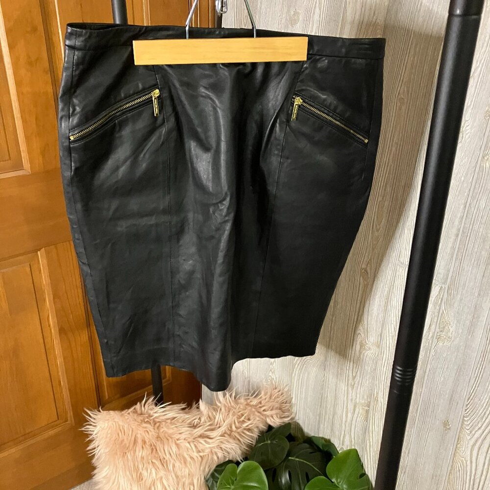 MICHAEL Michael Kors Black Leather Skirt